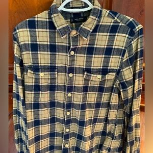Mens Small Lucky Brand Long sleeve Flannel shirt in great condition.